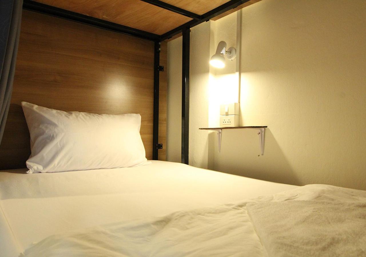 Chaiwat Hostel Bangkok Exterior photo