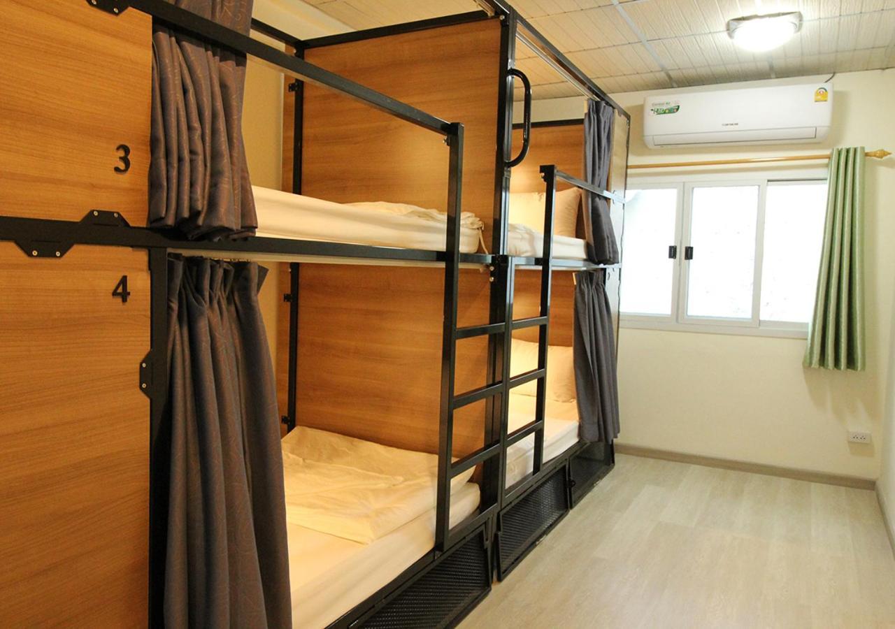 Chaiwat Hostel Bangkok Exterior photo